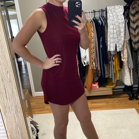 Maroon dress - Picture 1 of 3